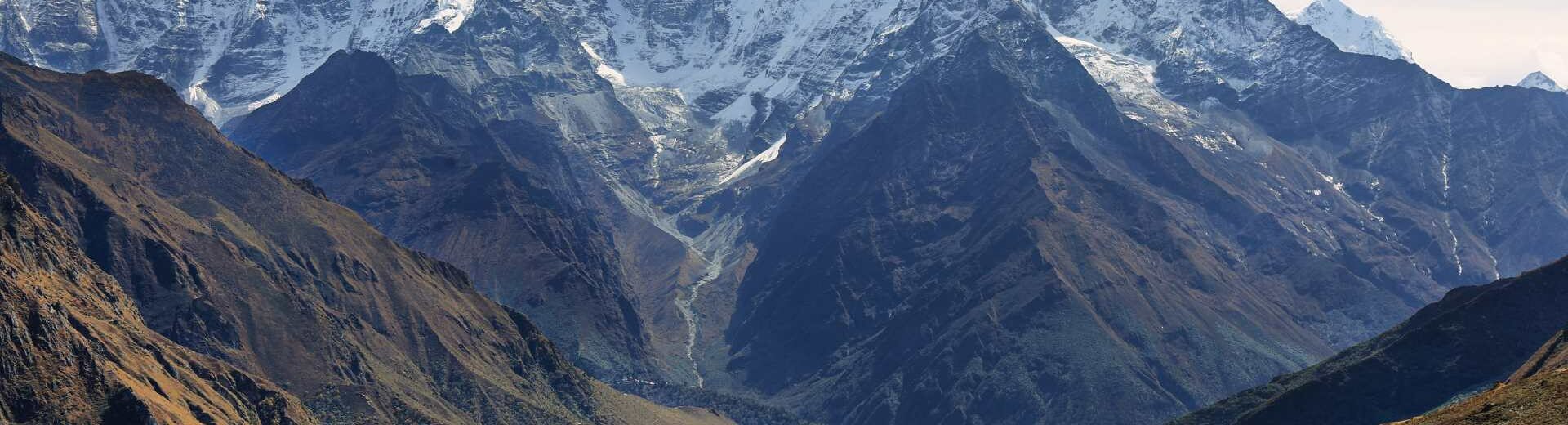 Different Trekking Routes to Everest Base Camp