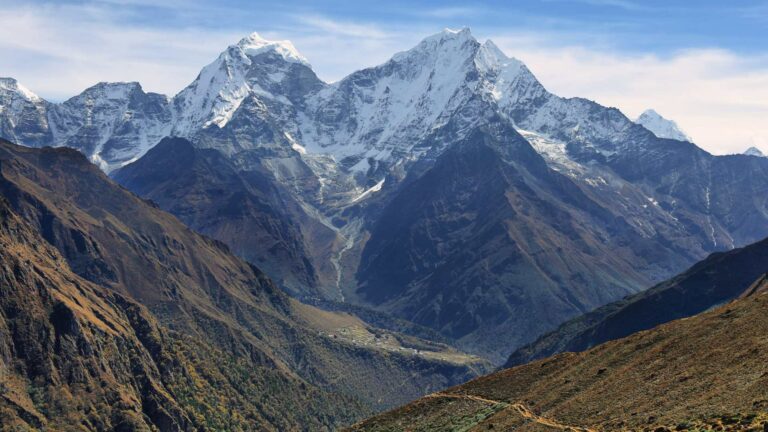 different ebc trekking routes