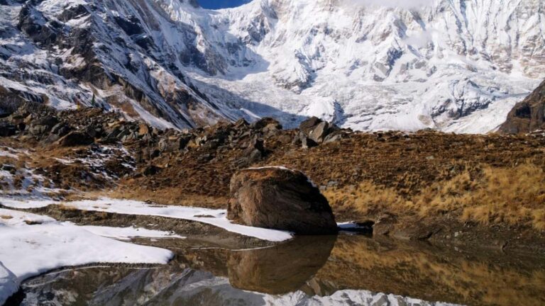 annapurna circuit trek view and scenery