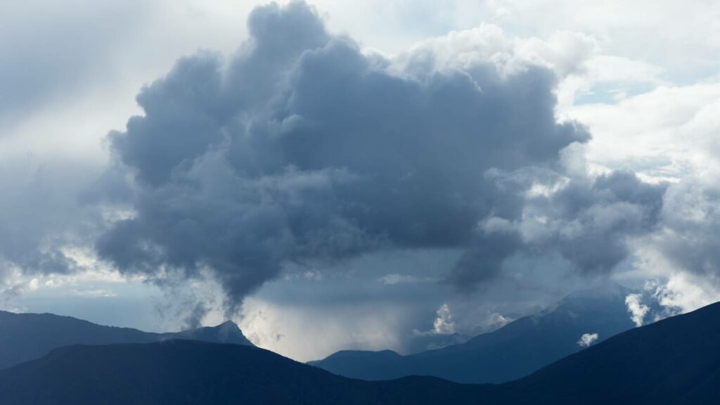 bad weather at solo trek