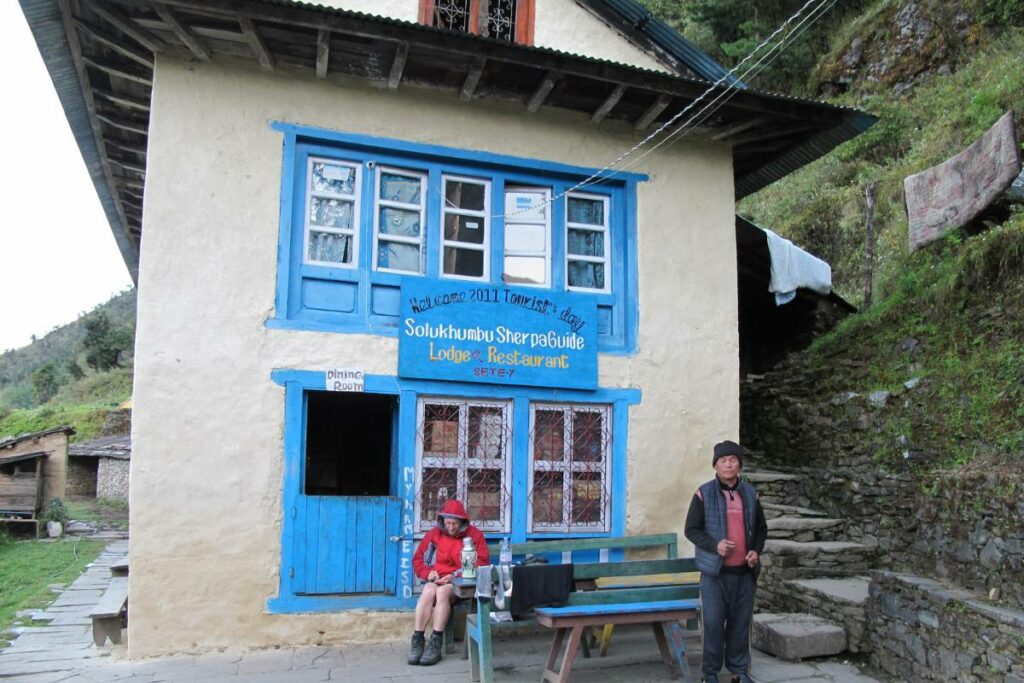 accomodation at budget ebc trek