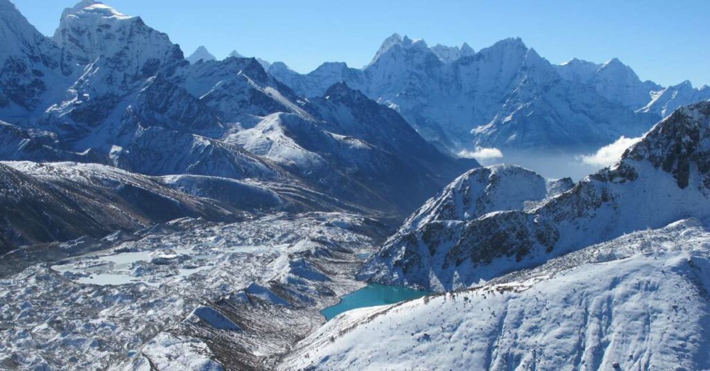 combine trek of ebc and gokyo lake
