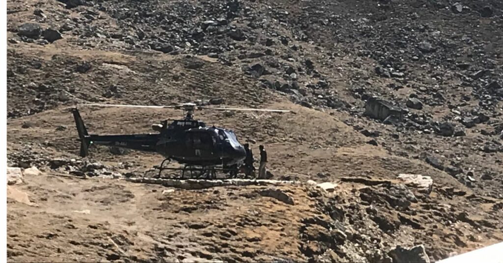 helicopter ride in everest trek