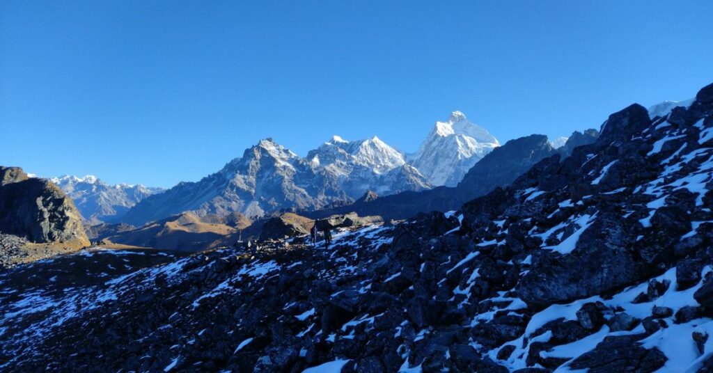 trekking kanchenjunga accross all seasons