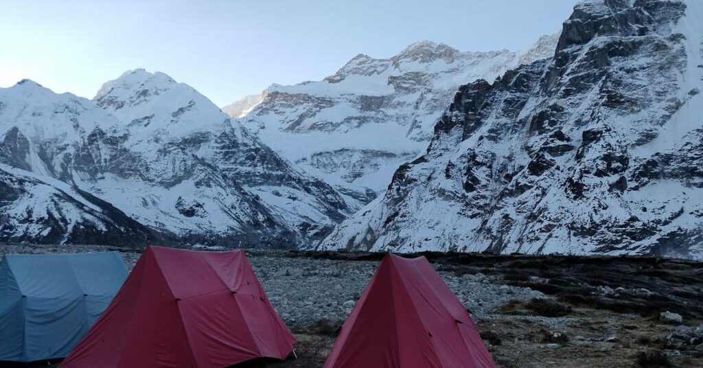 winter trails to kanchenjunga