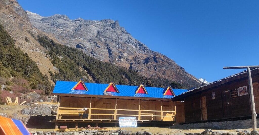 kanchenjunga trek hotel stay