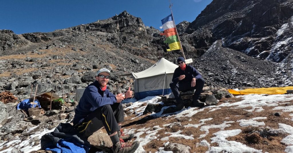 kanchenjunga trek with partner