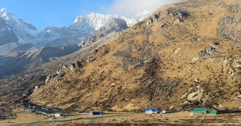 trail path during kanchenjunga trek