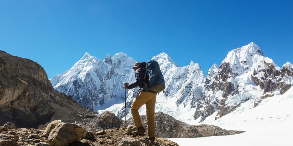 trailer attempting for solo expedition to everest camp
