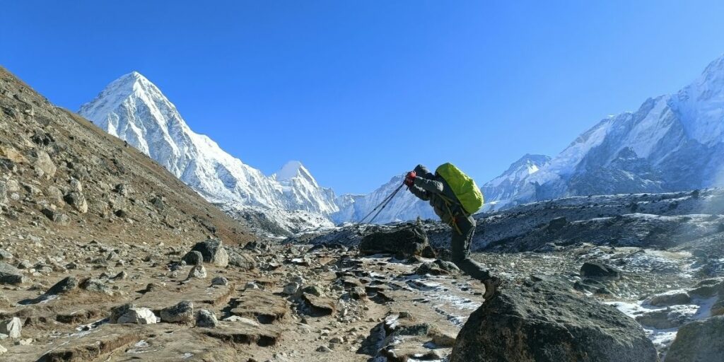 trekker enjoying the nepal trek without any discomfort