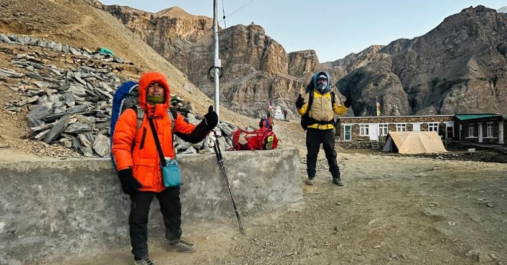 Traveller pushing through Nepal trek without acclimatization