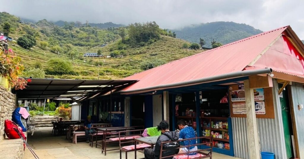 resting point on nepal trek to manage altitude sickness