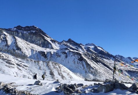 Day 12 on the Manaslu Circuit clear autumn skies over snow peaks