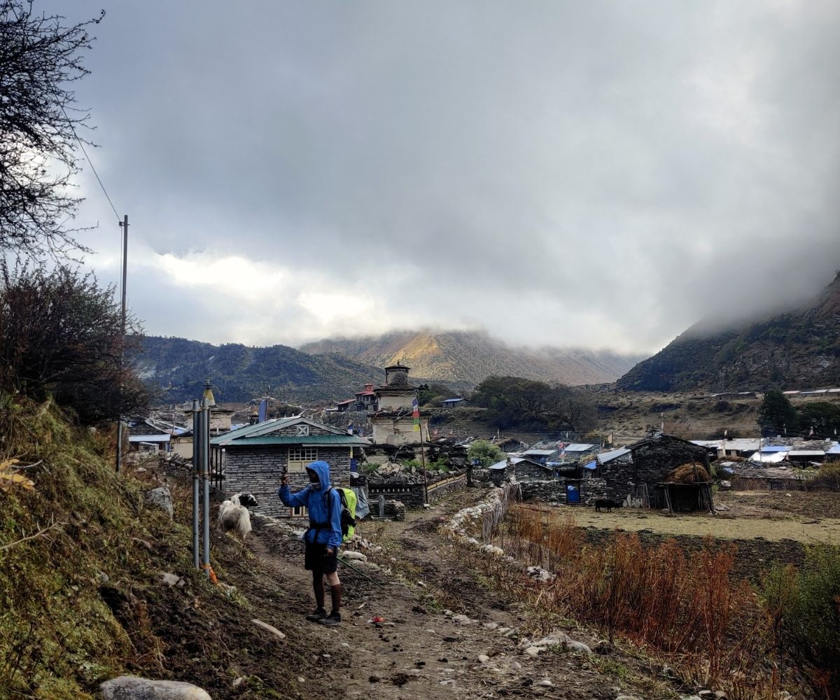 Day 6 of manaslu trek where trekkers enjoy the route from Shyala to Samagaun