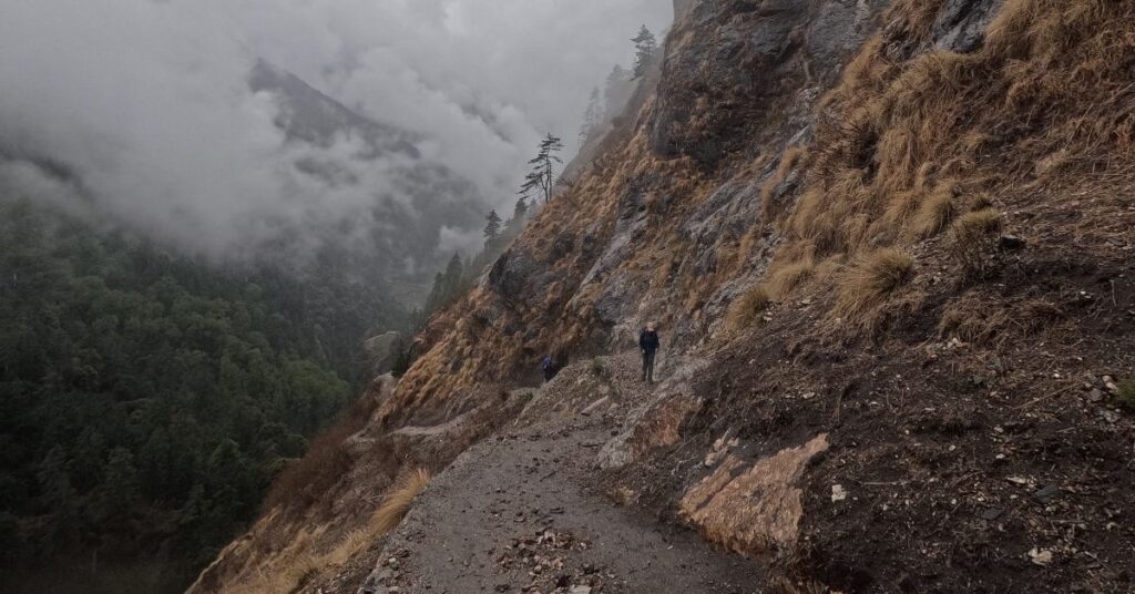 Picturesque Manaslu trail during November
