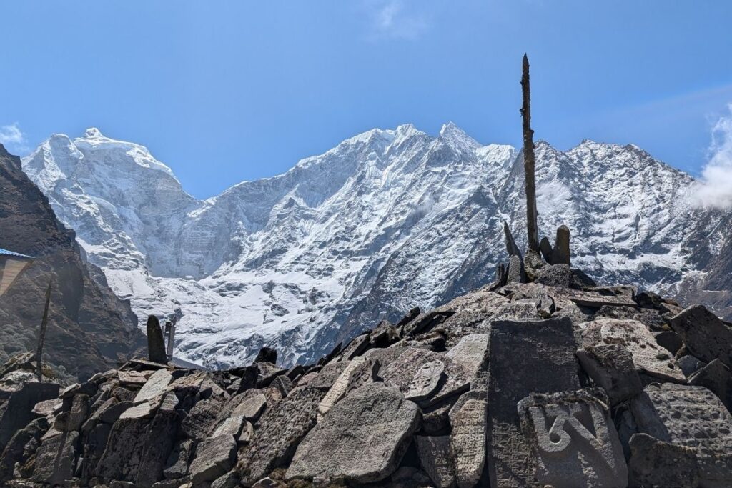 perfect mountain view on ebc trek on tengboche route